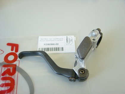 B4 Pro + complete right master cylinder